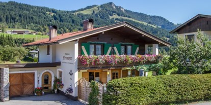 Pensionen - Radweg - Tirol - Gästehaus Neumayer alpine**sports**appartements, Hausansicht von Süden - Sommeransicht! - Gästehaus Neumayer