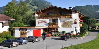 Pensionen - Parkplatz: kostenlos bei der Pension - Tirol - "Frühstückspension Aigner" mit großen Parkplatz - Pension Aigner