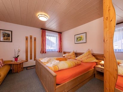 Pensionen - Umgebungsschwerpunkt: Berg - Pinzgau - Doppelzimmer nordseitig - ***Pension Sonnblickhof
