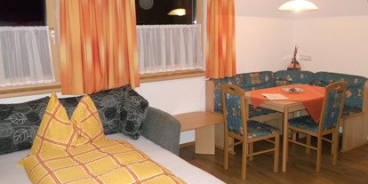 Pensionen - Umgebungsschwerpunkt: am Land - Pinzgau - Essecke und Schlafcouch - Appartement Monika Herzog