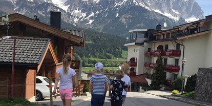 Pensionen - Pool - Tirol - Bergsigt Appartements