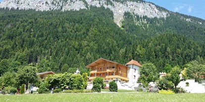 Pensionen - Pool - Tirol - Das Landhaus Ager befindet sich direkt neben dem Hotel AlpenSchlössl auf einer kleinen Hochebene 2,5 km vom Ortszentrum Söll am Wilden Kaiser entfernt. - Landhaus Ager