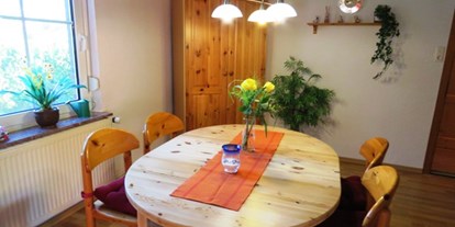Pensionen - Kühlschrank - Holtgast - Separates Eßzimmer - Ferienwohnung Kutscherhuus mit Sauna in Ostfriesland