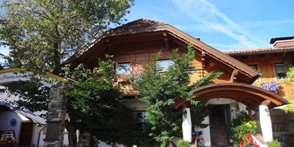 Pensionen - Langlaufloipe - Steiermark - im Innenhof - Bio-Bauernhof Simonbauer
