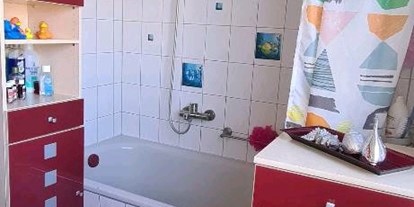 Pensionen - Nordrhein-Westfalen - Das Badezimmer, wird abends bzw. in der Nacht auch von uns mitbenutzt.  - Kleines Domizil - "O, Canada" 