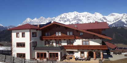 Pensionen - Umgebungsschwerpunkt: Berg - Steiermark - Haus mit Dachsteinmassiv - Hotel Pension Sporthof