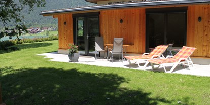 Pensionen - Kühlschrank - Tiroler Unterland - Terrasse "See Chalet" - Appartements Ticklhof am See