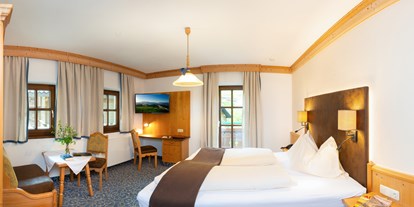 Pensionen - Art der Pension: Hotel Garni - Salzburg - Unsere neu renovierten Komfortzimmer mit herrlichem blick in die Huettenwirts-Wiese - Naturhotel Huettenwirt