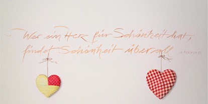 Pensionen - Langlaufloipe - Tirol - von Künstler gestaltete Wände - HAUS ALPENGRUSS 