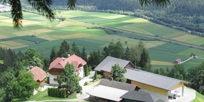 Pensionen - weitere Verpflegungsmöglichkeiten: Nachmittagskaffee - Österreich - Blick auf die Waldpension Ranner - Waldpension Ranner