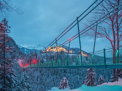 Pensionen - Parkplatz: kostenlos bei der Pension - Tirol - Highline 179 Sommer und Winter - KOMFORT-FEWO BERGWELT HAHNENKAMM   - Lechtal - So/Wi