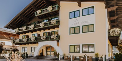 Pensionen - Umgebungsschwerpunkt: Therme - Salzburg - Außenansicht im Sommer - B&B Hotel Die Bergquelle