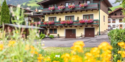 Pensionen - Art der Pension: Hotel Garni - Pinzgau - Ansicht vom Garten aus - Frühstückshotel Birkenhof