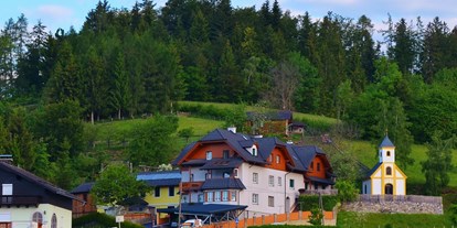 Pensionen - Steiermark - Ferienwohnungen Perhofer... vielleicht Ihr nächstes Urlaubsziel?
Ausgezeichneter Baby und Kinderbauernhof und GenussCardpartner. - Ferienwohnungen Perhofer