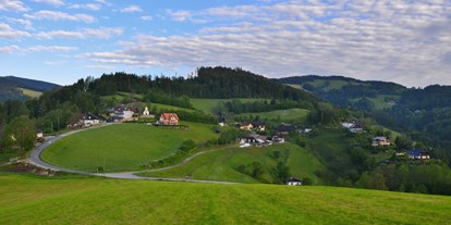 Pensionen - Steiermark - In einem kleinem Dorf "Rossegg" auf einer Anhöhe mit herrlicher Panoramasicht und ruhiger Lage, finden Sie uns.  - Ferienwohnungen Perhofer