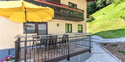 Pensionen - Umgebungsschwerpunkt: Berg - Pinzgau - Appartement 1 - Terrasse - Apartments Salzburgerhof