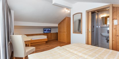 Pensionen - Umgebungsschwerpunkt: Berg - Pinzgau - Appartment 3 - Dreibettzimmer - Apartments Salzburgerhof
