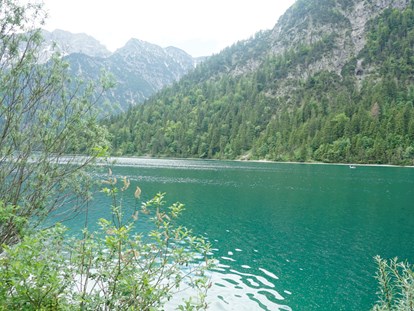 Pensionen - Wanderweg - Die Alpen sind in nur 50 Autominuten erreichbar - Pension am Weberhof