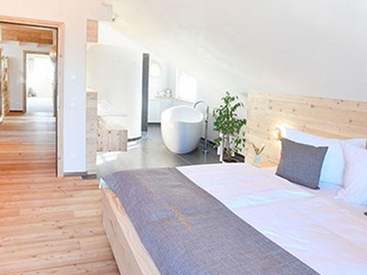 Pensionen - Terrasse - Schlafzimmer mit Luxusbad - Florineum