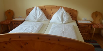 Pensionen - Lungau - Doppelzimmer aus Zirbenholz - Ferienwohnung Auenschuster