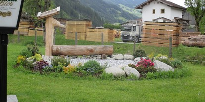 Pensionen - Kühlschrank - Tiroler Unterland - für gemütliche Sonnenbäder lädt auch unser Garten ein, für Sonnenliegen und Sitzmöglichkeiten ist natürlich gesorgt - Ferienhaus Zillertal