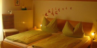 Pensionen - Umgebungsschwerpunkt: See - Deutschland - Schlafzimmer Ferienwohnung Nr. 3 - Demelhof
