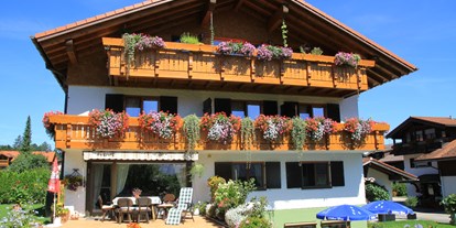 Pensionen - Sauna - Deutschland - Außenansicht vom Garten - Gästehaus Schmid