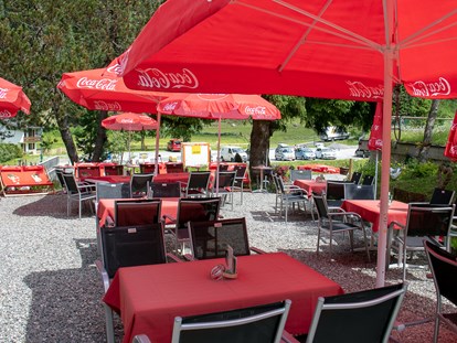 Pensionen - Terrasse - Österreich - Unser herrrlicher Gastgarten lädt zum Verweilen ein, genießen ein kühles Getränk oder eine unserer leckern Speisen! - Hotel-Pension Marmotta