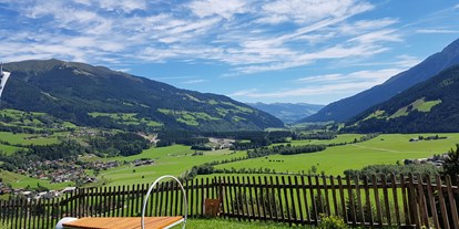 Pensionen - Frühstück: Frühstücksbuffet - Pinzgau - Dieses Panorama erwartet Sie wenn Sie auf unserer Terrasse oder den Zimmern mit Balkon platz nehmen und die einzigartige Aussicht genießen. - Gasthof Friedburg