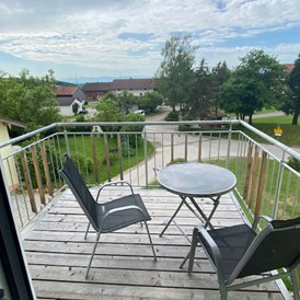 Frühstückspension: Balkon Familienzimmer - Pension am Weberhof