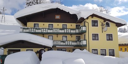 Pensionen - Art der Pension: Hotel Garni - Salzburg - Winter in Russbach unser Hotel im Jänner 2019 - Landhaus Ausswink´l