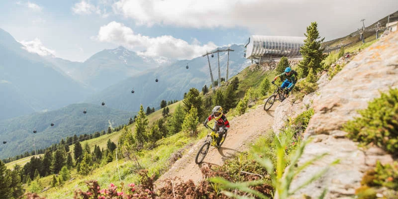 Mountainbike Downhill Berg Seilbahn