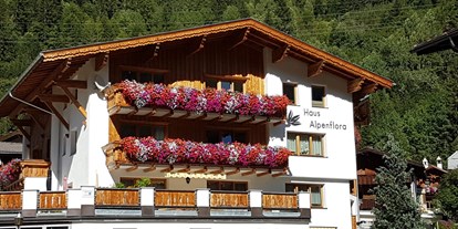 Pensionen - Frühstück: serviertes Frühstück - Tiroler Oberland - Pension Haus Alpenflora