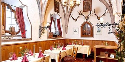 Pensionen - weitere Verpflegungsmöglichkeiten: Abendessen - Leutasch - Kapelle  - Traditionsgasthaus Alpenrose GMBH Mittenwald