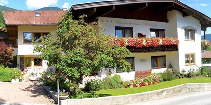 Pensionen - Terrasse - Schönau (Breitenbach am Inn) - Gästehaus Burgi