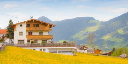 Pensionen - Umgebungsschwerpunkt: See - Tirol - Bild im Frühling - Gästehaus Margot