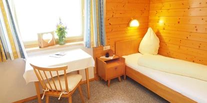 Pensionen - Umgebungsschwerpunkt: Fluss - Tirol - Einzelzimmer mit Ausblick zum See - Haus Zeinissee