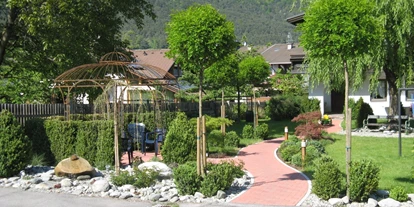 Pensionen - Umgebungsschwerpunkt: See - Krün - Garten - Gasthof zum Stollhofer