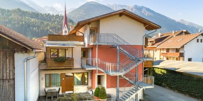 Pensionen - Restaurant - Kematen in Tirol - Ferienwohnung "Gartenblick" 2-5 Personen 

Aussenansicht - Gasthof zum Stollhofer