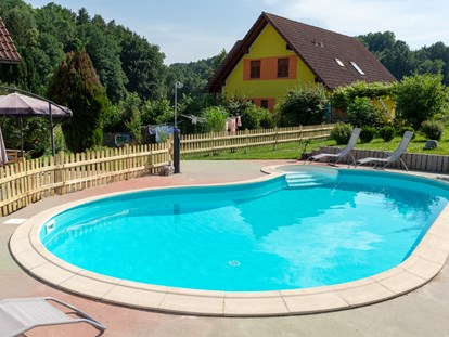 Pensionen - Terrasse - Trössing - Pool - Gästehaus Nora 