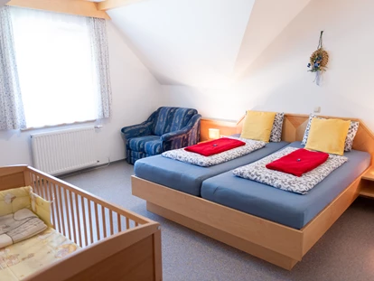 Pensionen - Umgebungsschwerpunkt: Therme - Obergroßau - Familienzimmer/Doppelzimmer - Gästehaus Nora 