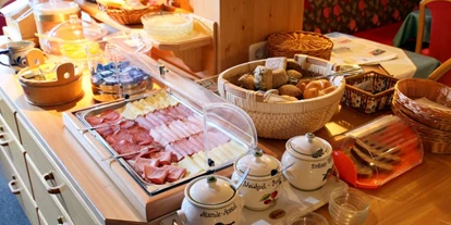 Pensionen - Frühstück: Frühstücksbuffet - Aurach bei Kitzbühel - Frühstücksbuffet - Pension Tannenhof