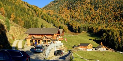 Pensionen - Art der Pension: Urlaub am Bauernhof - Lappach (Trentino-Südtirol) - Roanerhof Abendsonne Goldener Herbst - Residenz Roanerhof