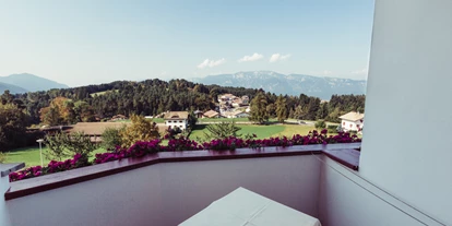 Pensionen - weitere Verpflegungsmöglichkeiten: Abendessen - Blumau (Trentino-Südtirol) - Aussicht vom Balkon - Pension Stern