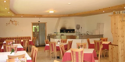 Pensionen - Umgebungsschwerpunkt: See - Blumau (Trentino-Südtirol) - Unser Speisesaal mit unserem Holzofen für Pizzas - Landgasthof Sonnegghof in Altenburg