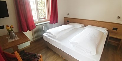 Pensionen - Garten - Reischach/Bruneck - Doppelzimmer mit Balkon - Garni Gabrieli