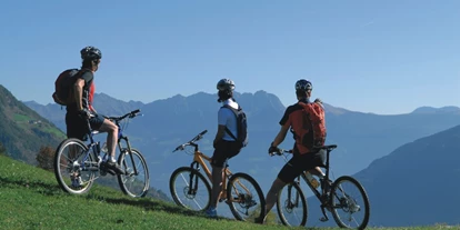 Pensionen - Garage für Zweiräder - Seis am Schlern - Radtour in der Meraner Bergwelt - Pension Sonnheim