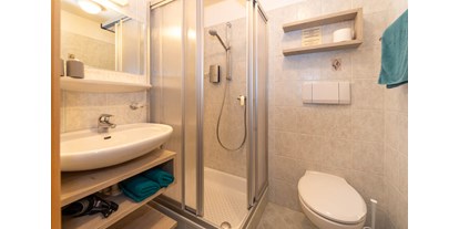 Pensionen - Skiverleih - Dusche Doppelzimmer NOVÈ - Haus Claudia
