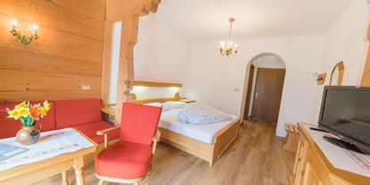 Pensionen - Spielplatz - Trentino-Südtirol - Doppelbettzimmer mit Frühstück - Pension Pardell - Zimmer Frühstück und Ferienwohnungen