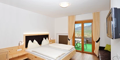 Pensionen - Umgebungsschwerpunkt: Berg - Blumau (Trentino-Südtirol) - Panorama-Doppelzimmer Terrassenbalkon - Panorama Hotel Garni Bühlerhof
